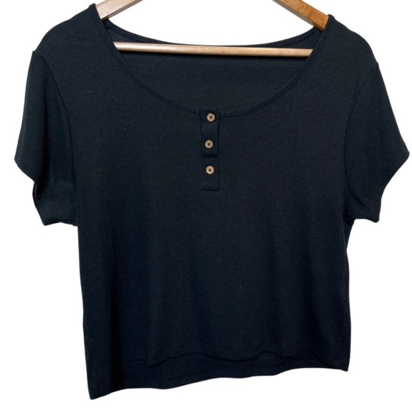 Target Basic Black Ribbed Wooden Button Crewneck Short Sleeve Cropped Top - Picture 6 of 14